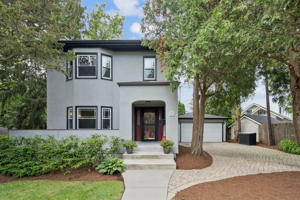 565 Ryan Place Lake Forest IL 60045