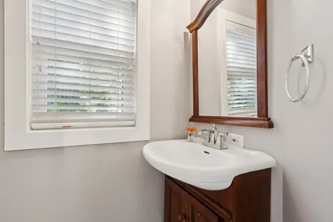 565 Ryan Place Lake Forest IL 60045