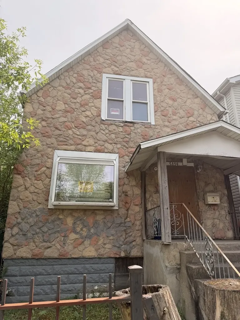 5009 West Chicago Avenue Chicago IL 60651