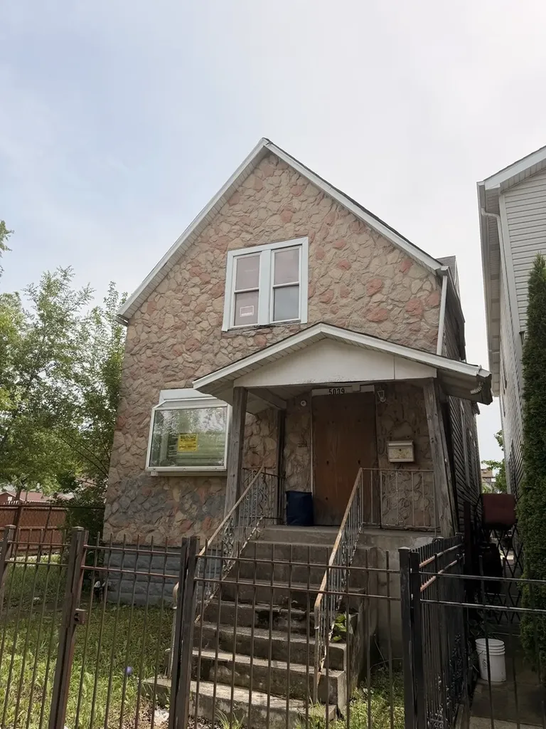 5009 West Chicago Avenue Chicago IL 60651