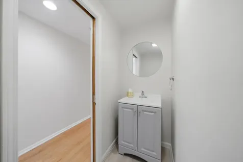 1038 Susan Collin Lane Oak Park IL 60302