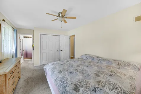 34 Londonderry Lane Lincolnshire IL 60069