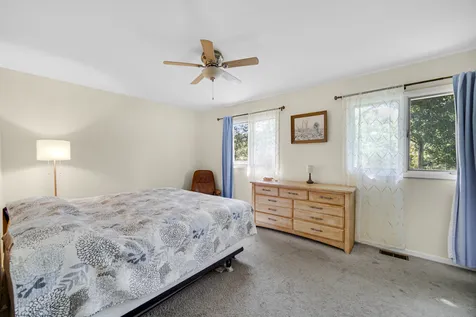 34 Londonderry Lane Lincolnshire IL 60069