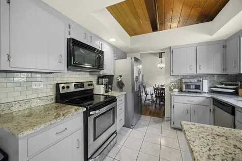 34 Londonderry Lane Lincolnshire IL 60069