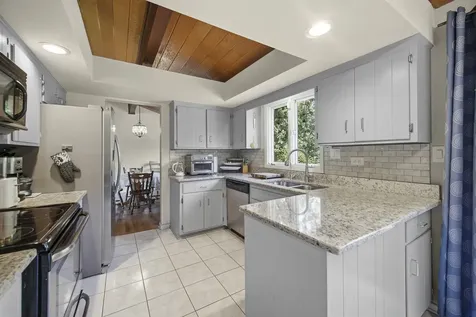 34 Londonderry Lane Lincolnshire IL 60069