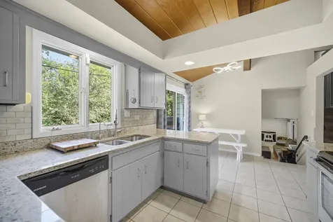 34 Londonderry Lane Lincolnshire IL 60069