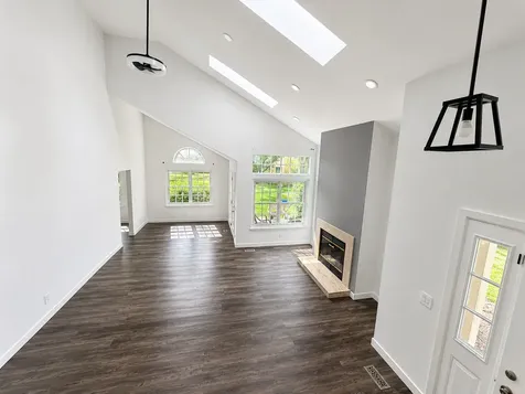 110 Thistle Court Schaumburg IL 60194