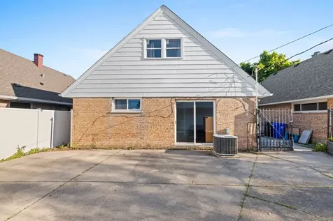 8422 West 45th Street Lyons IL 60534