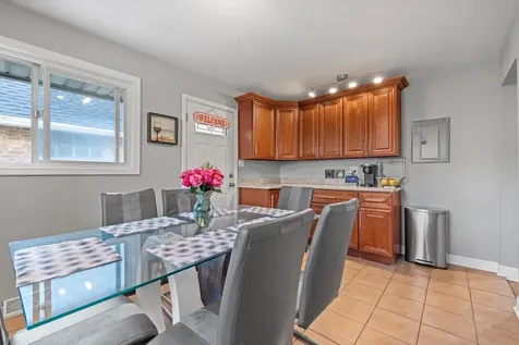 8422 West 45th Street Lyons IL 60534