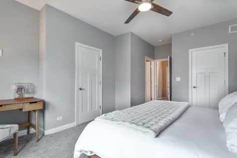 624 Parkside Court Libertyville IL 60048