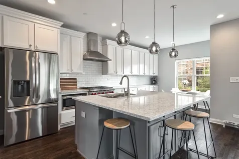 624 Parkside Court Libertyville IL 60048