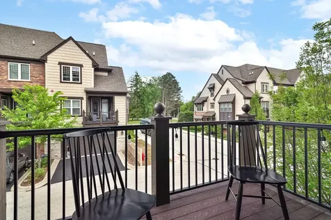 624 Parkside Court Libertyville IL 60048