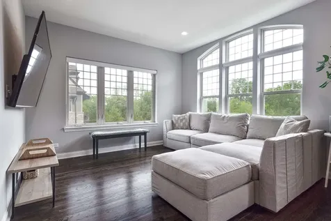 624 Parkside Court Libertyville IL 60048