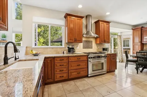 2952 Liberty Lane Lindenhurst IL 60046