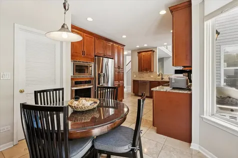 2952 Liberty Lane Lindenhurst IL 60046