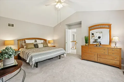 2952 Liberty Lane Lindenhurst IL 60046