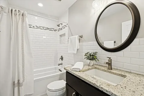 2952 Liberty Lane Lindenhurst IL 60046