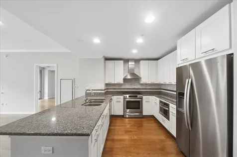 240 East Illinois Street Chicago IL 60611