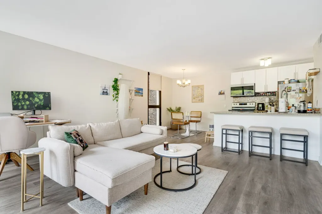 1540 North Lasalle Drive Chicago IL 60610