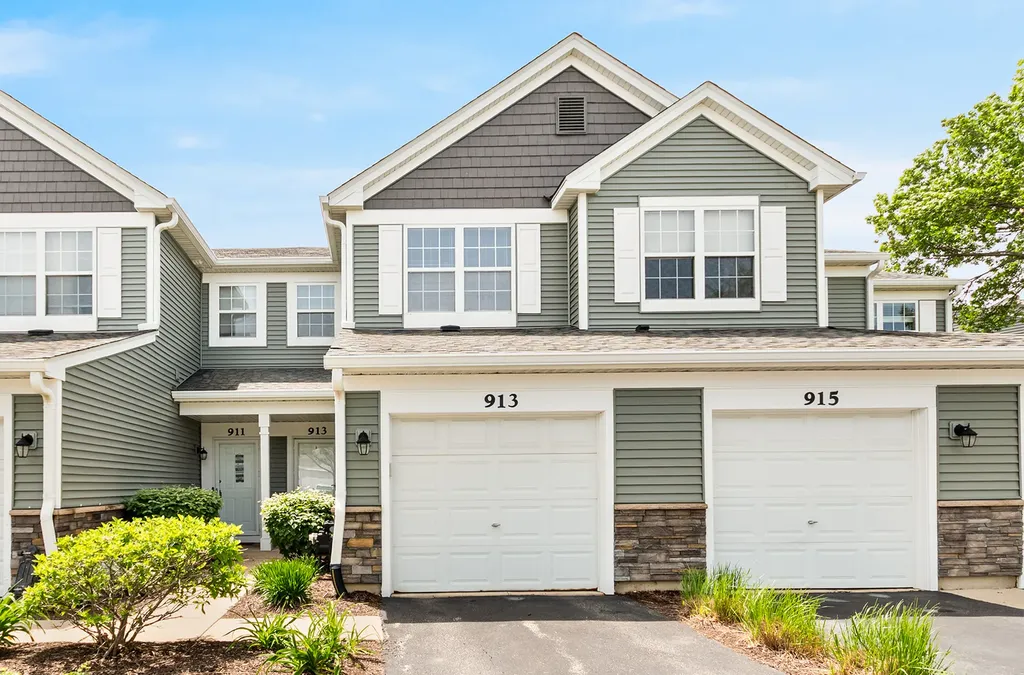 913 Genesee Drive Naperville IL 60563