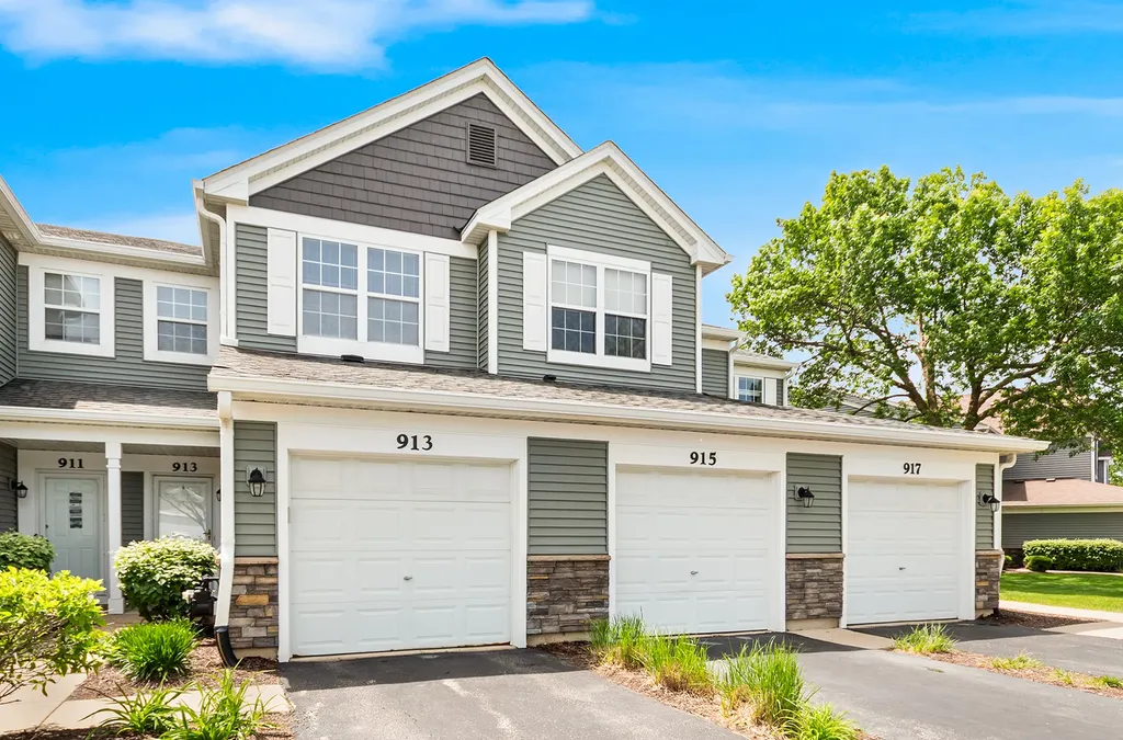 913 Genesee Drive Naperville IL 60563