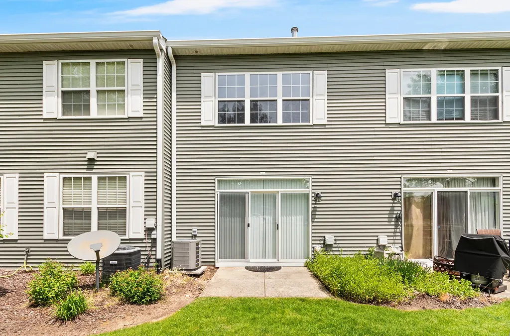913 Genesee Drive Naperville IL 60563