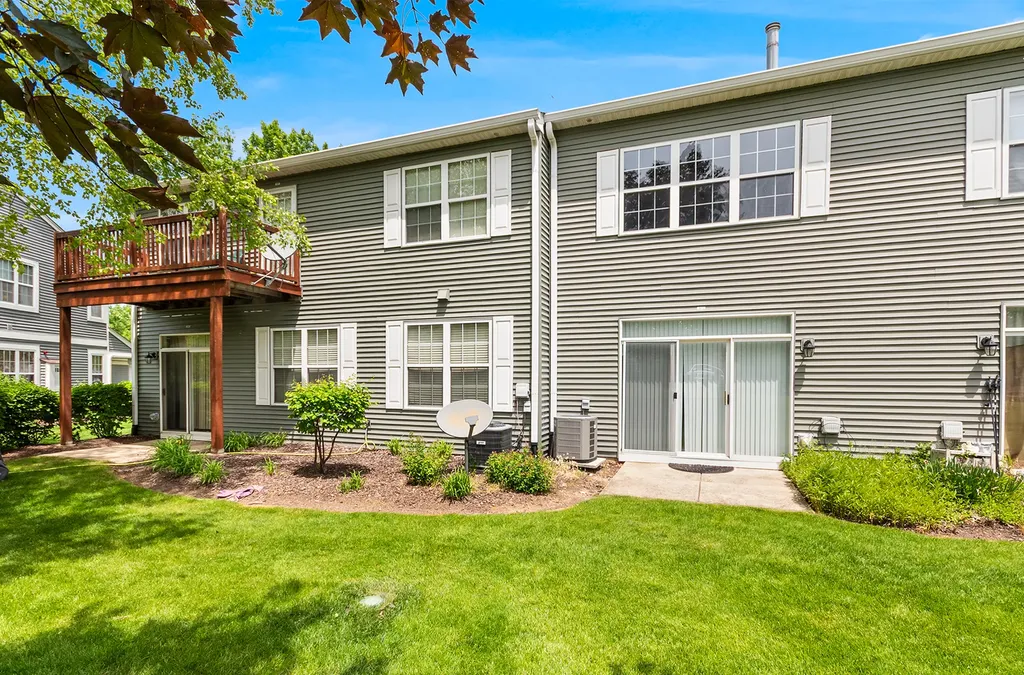 913 Genesee Drive Naperville IL 60563