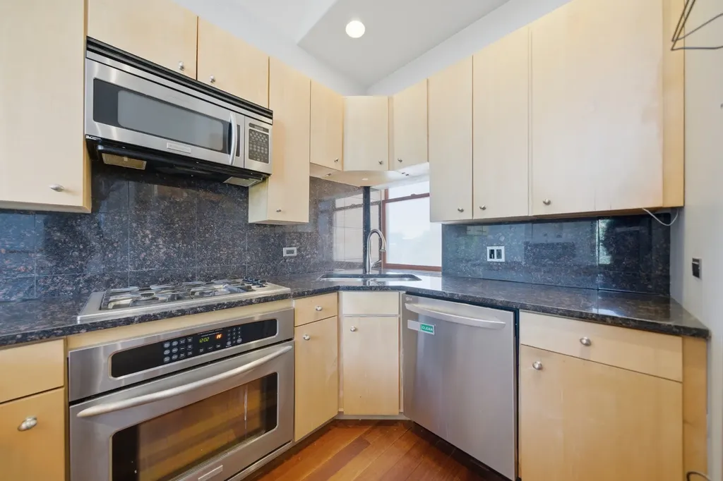 852 North Ashland Avenue Chicago IL 60622