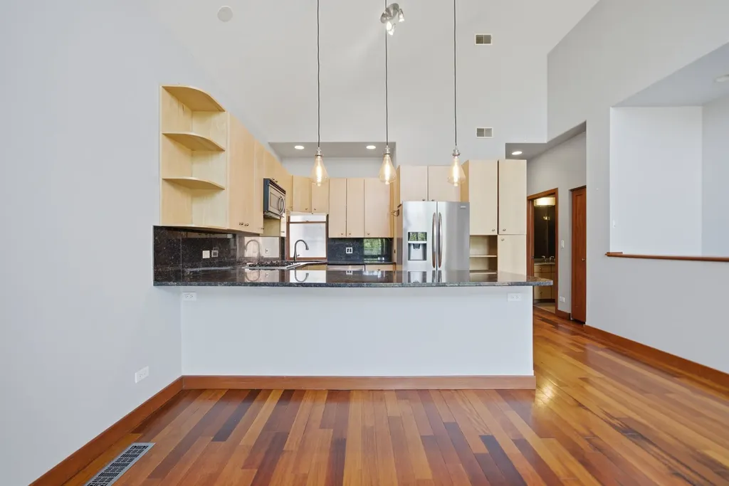 852 North Ashland Avenue Chicago IL 60622