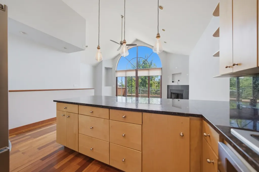852 North Ashland Avenue Chicago IL 60622