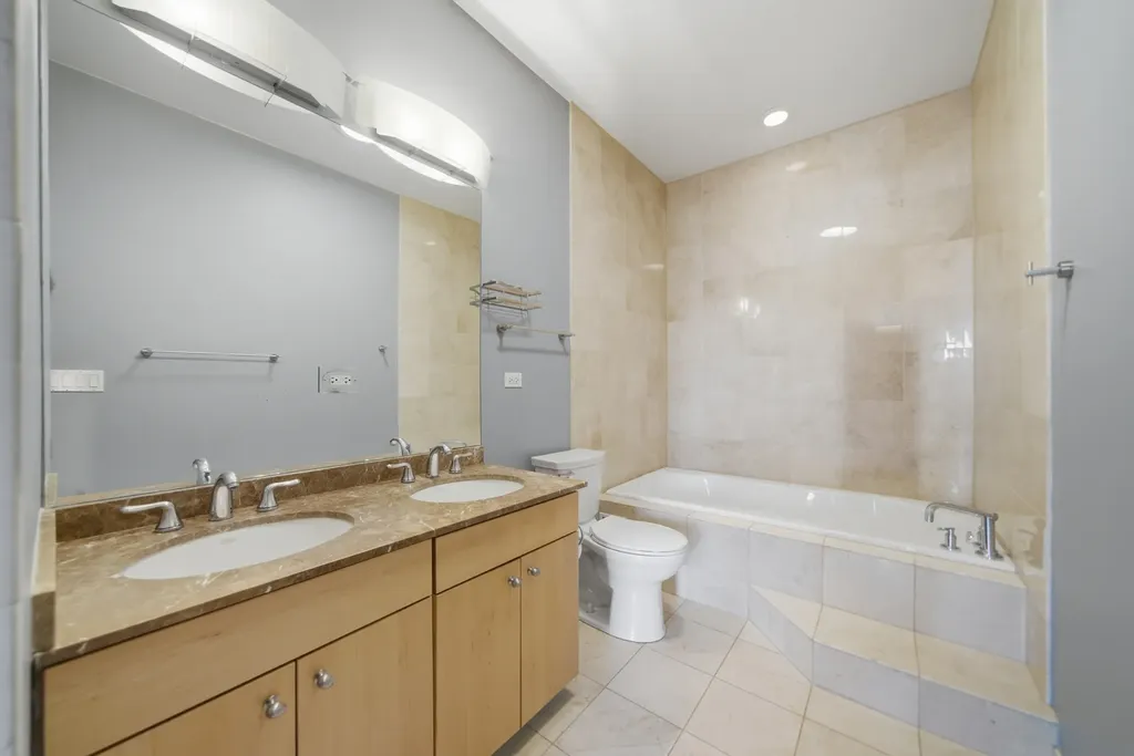 852 North Ashland Avenue Chicago IL 60622