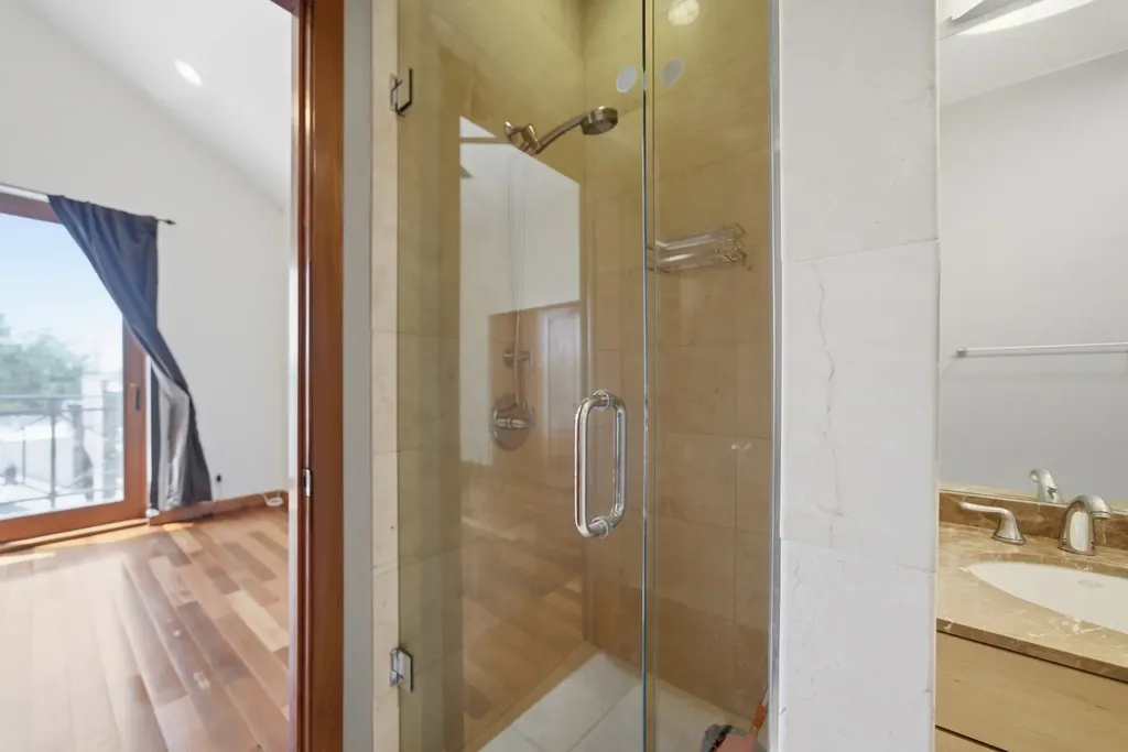 852 North Ashland Avenue Chicago IL 60622