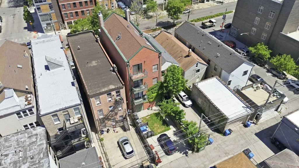 852 North Ashland Avenue Chicago IL 60622