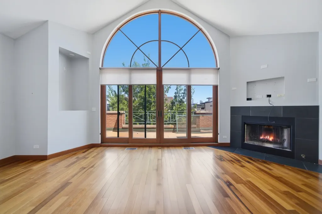 852 North Ashland Avenue Chicago IL 60622
