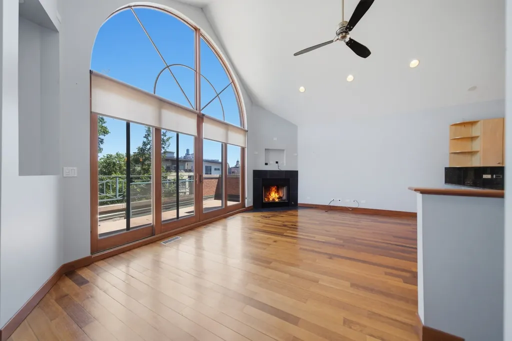 852 North Ashland Avenue Chicago IL 60622