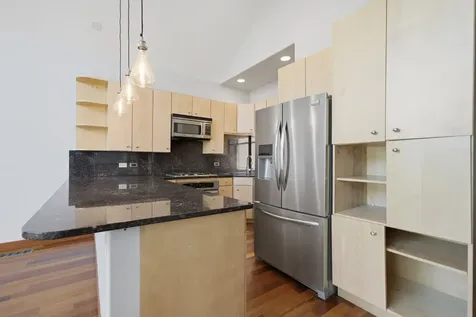 852 North Ashland Avenue Chicago IL 60622