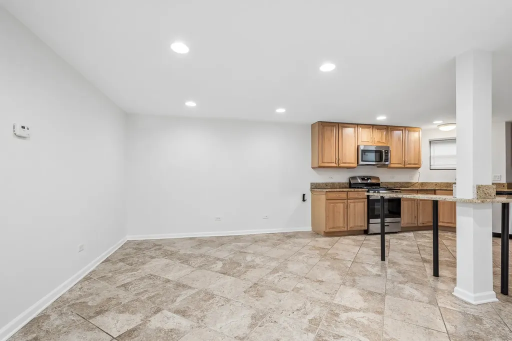 1416 West Carmen Avenue Chicago IL 60640