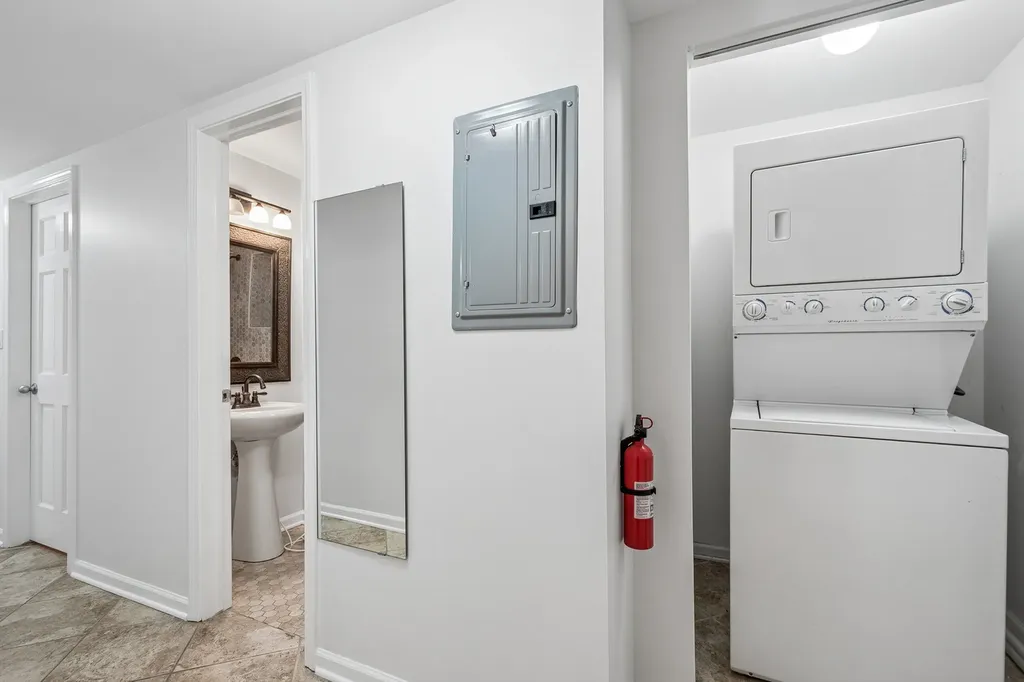 1416 West Carmen Avenue Chicago IL 60640