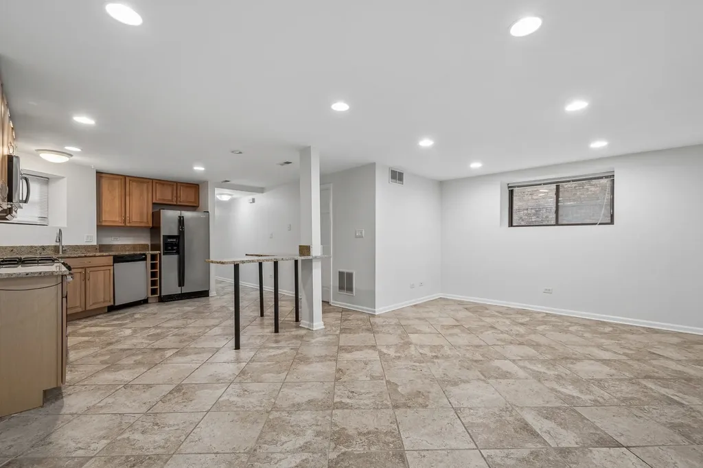1416 West Carmen Avenue Chicago IL 60640
