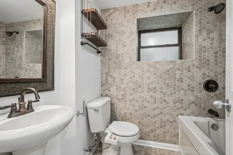1416 West Carmen Avenue Chicago IL 60640