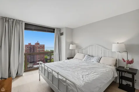 4343 North Clarendon Avenue Chicago IL 60613