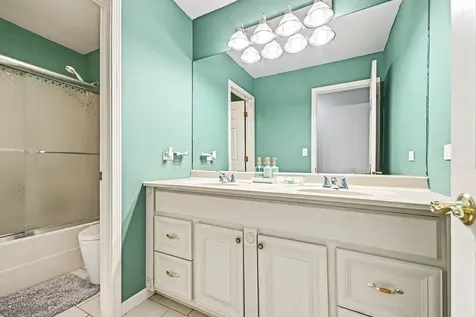 19057 South Saddlebrook Drive Shorewood IL 60404
