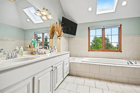 19057 South Saddlebrook Drive Shorewood IL 60404