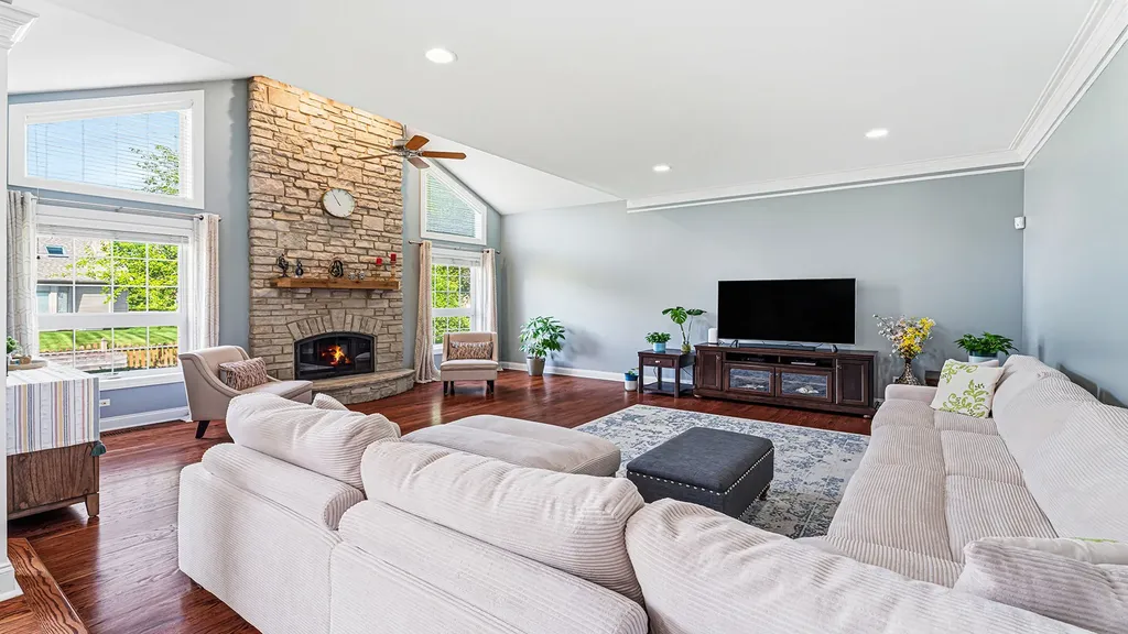 3511 Kestral Drive Naperville IL 60564