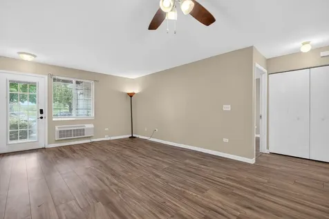 1628 Mcclure Road Aurora IL 60505