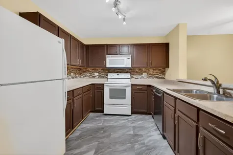 1628 Mcclure Road Aurora IL 60505