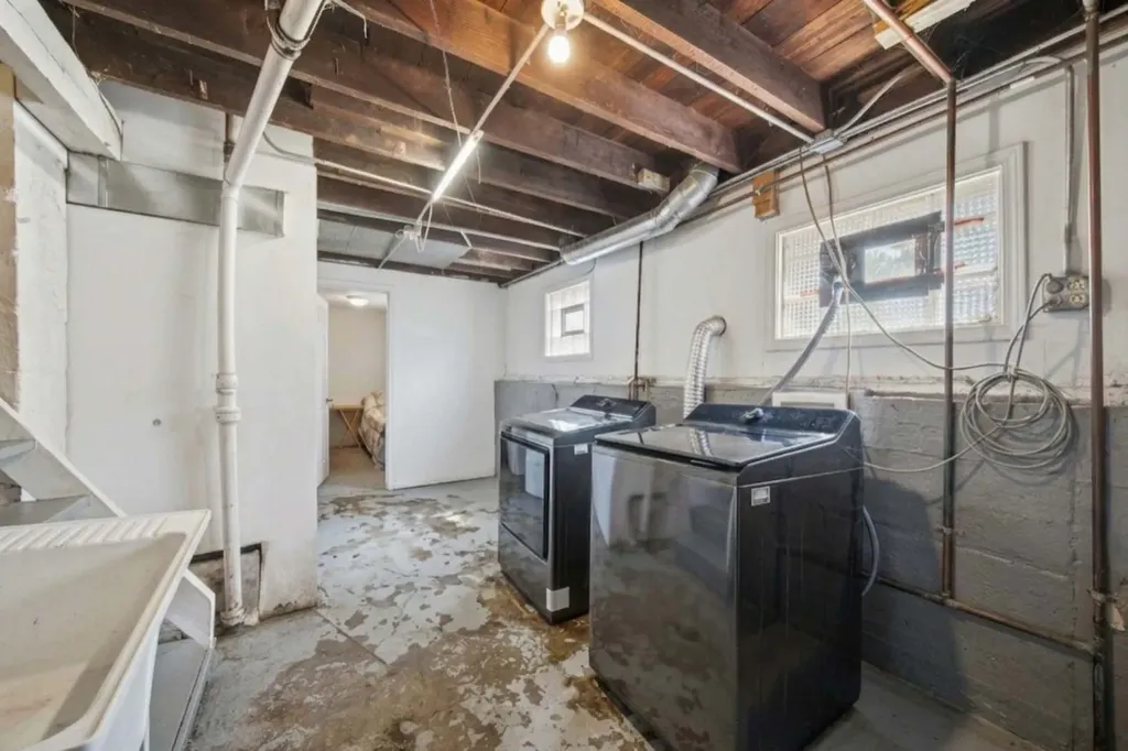 12124 South Edbrooke Avenue Chicago IL 60628