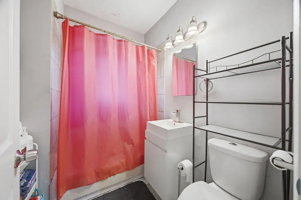 12124 South Edbrooke Avenue Chicago IL 60628