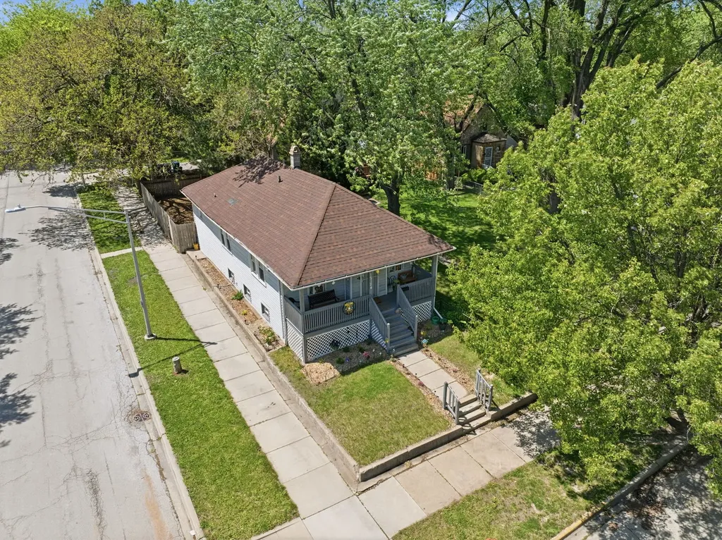 12124 South Edbrooke Avenue Chicago IL 60628