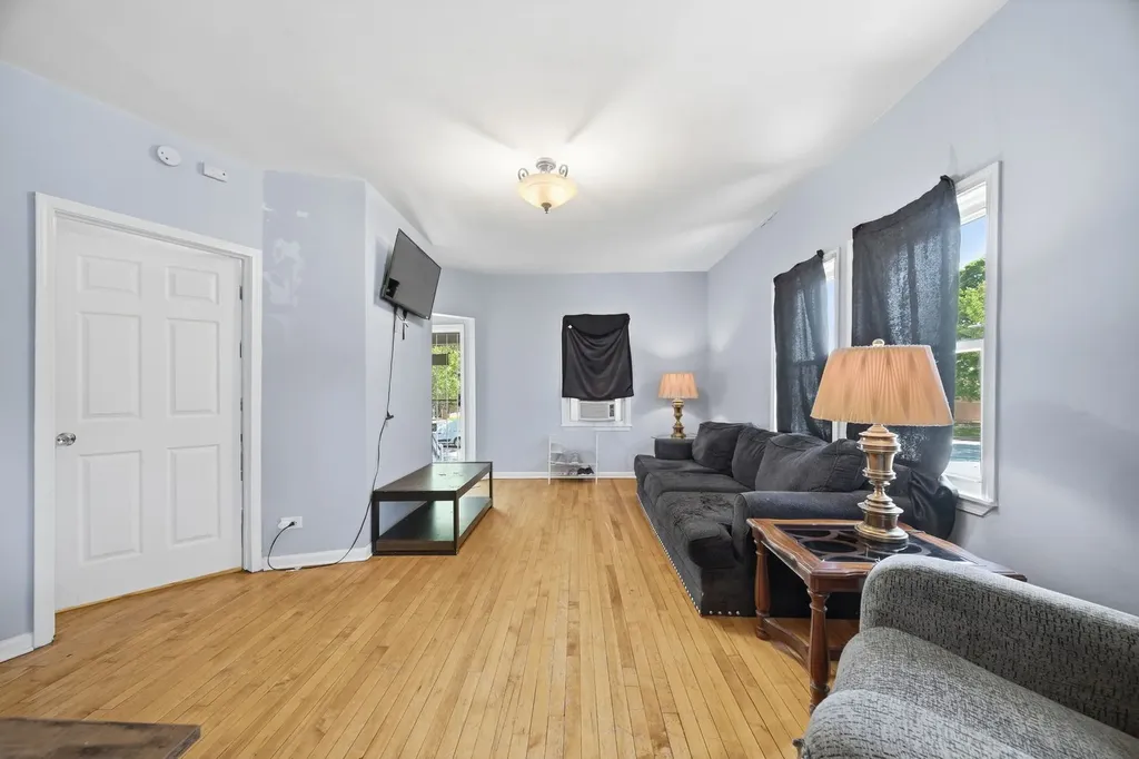 12124 South Edbrooke Avenue Chicago IL 60628